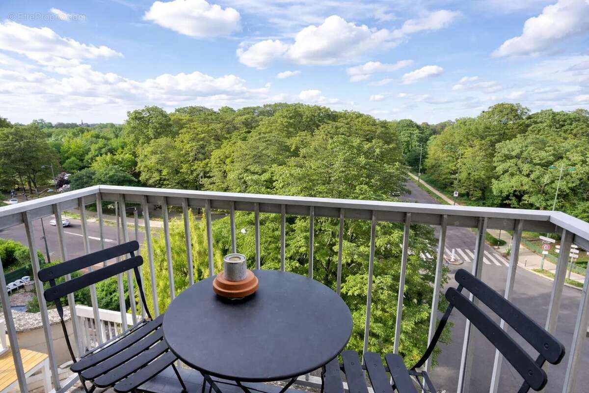 Appartement à CHARENTON-LE-PONT