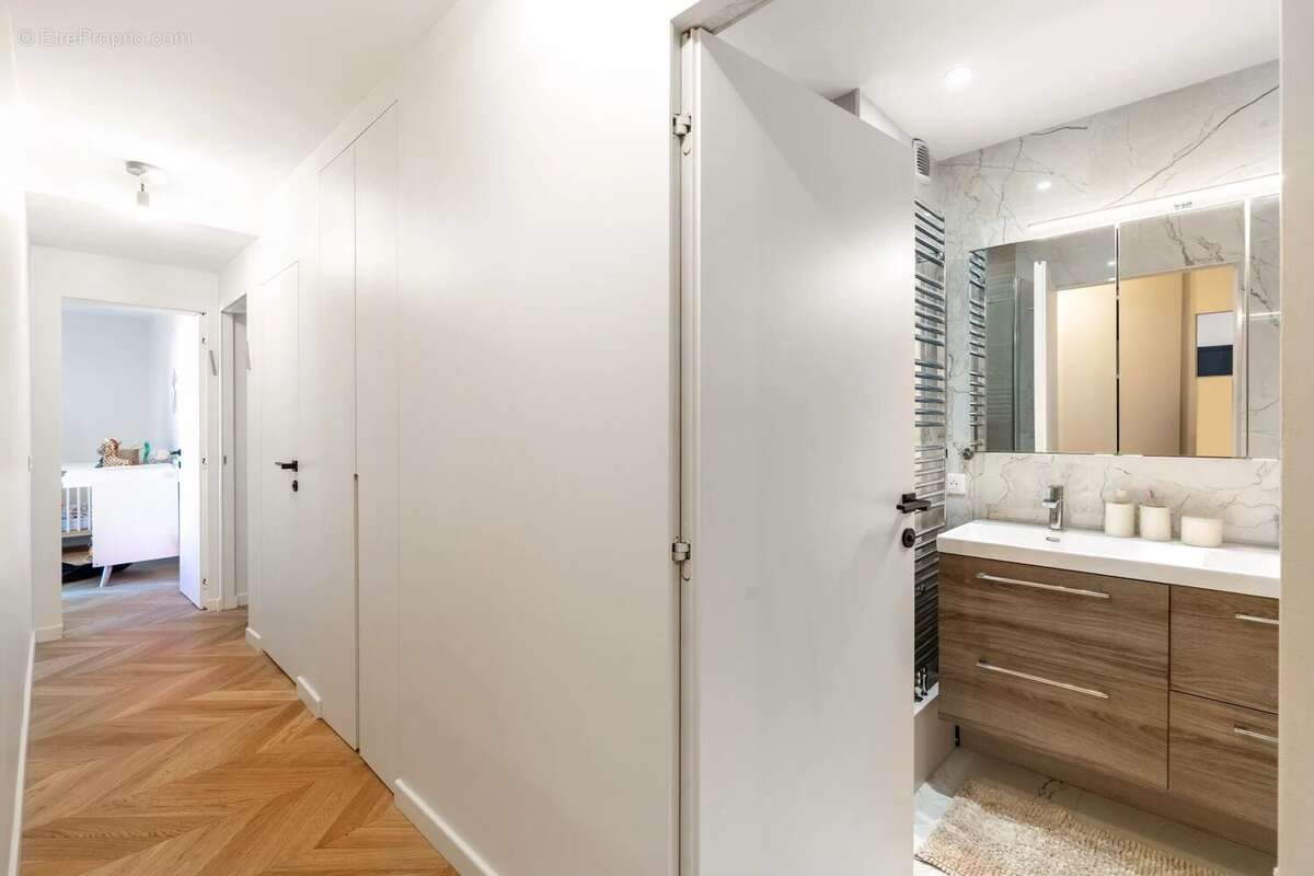Appartement à LEVALLOIS-PERRET
