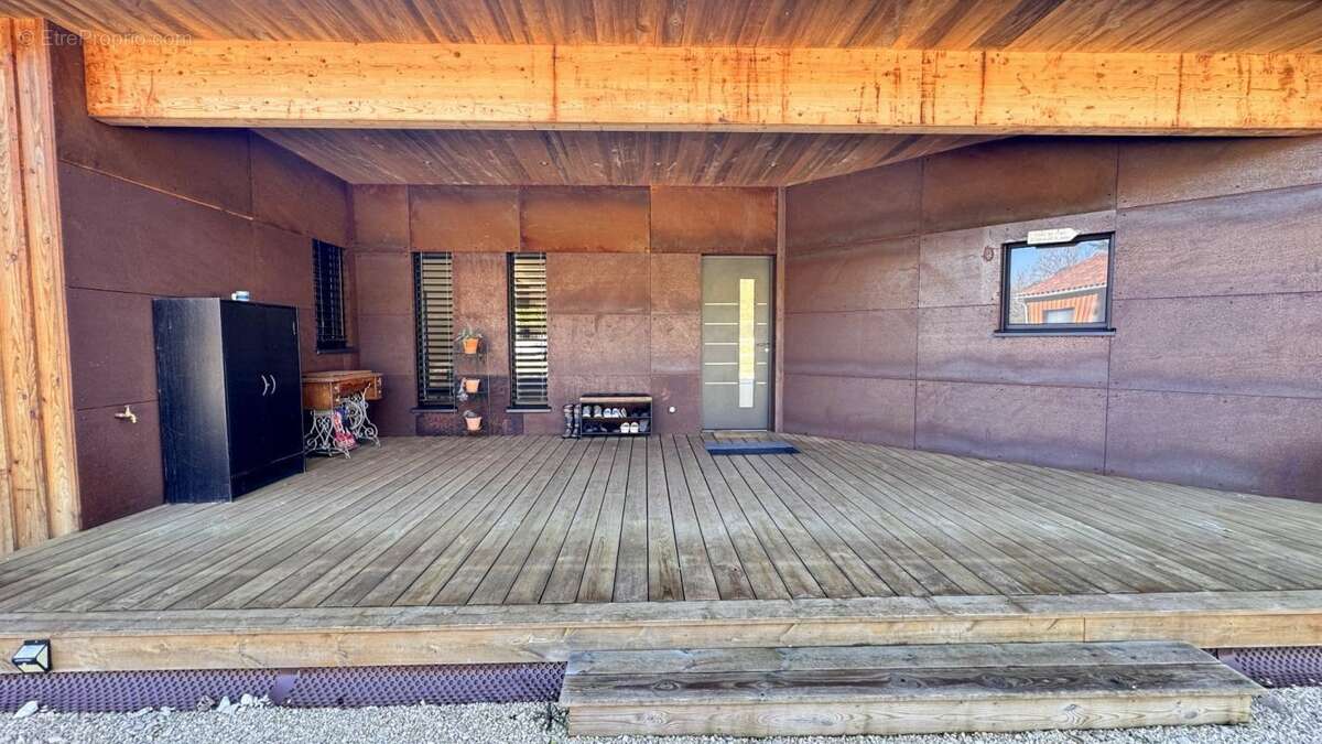 Maison à TOUR-DE-FAURE