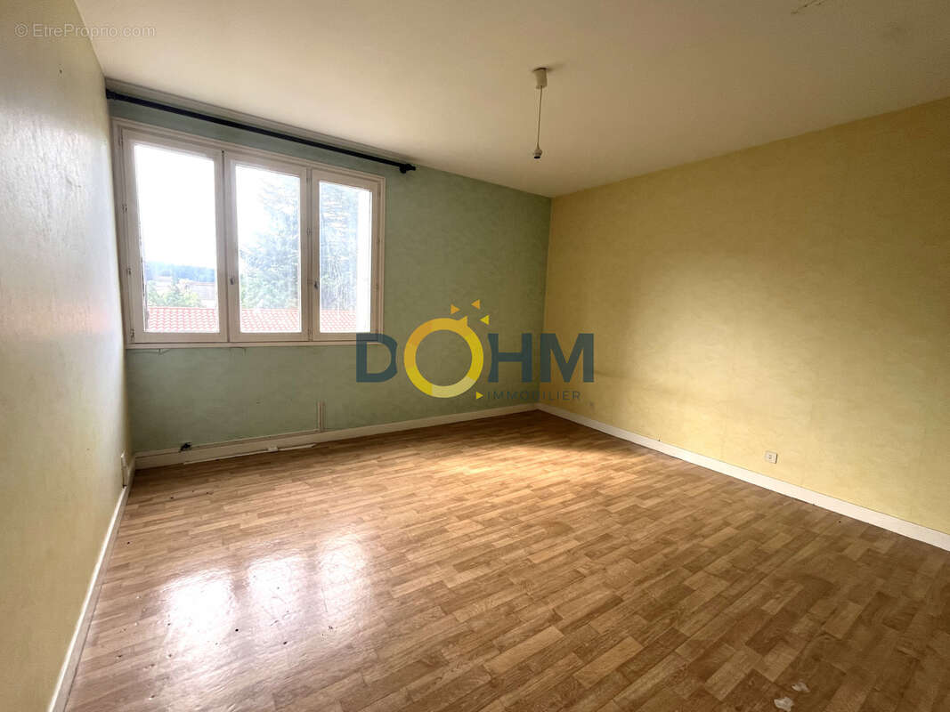 Commerce à USSON-EN-FOREZ