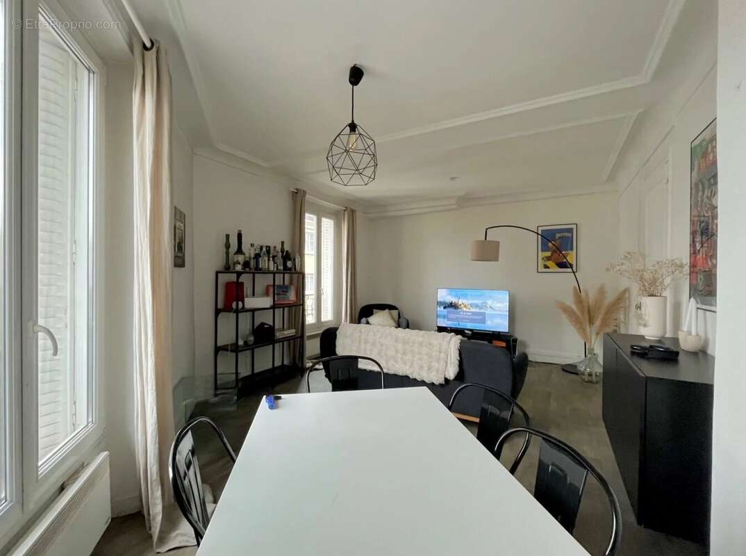 Appartement à PARIS-18E