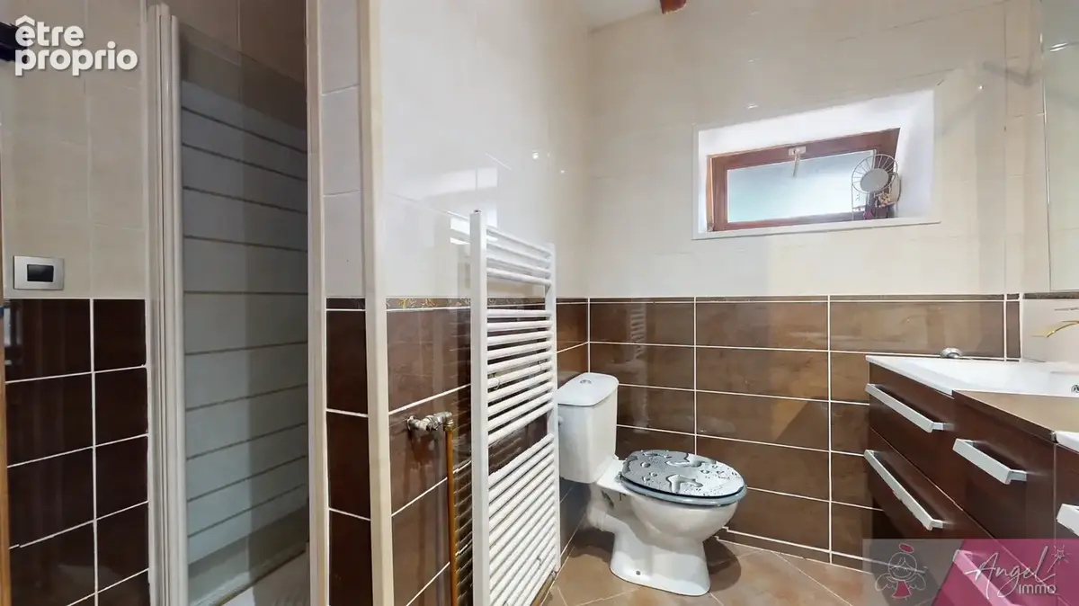 Grande maison rénovée 254 m2 + appartement indépendant déjà loué - photo 14