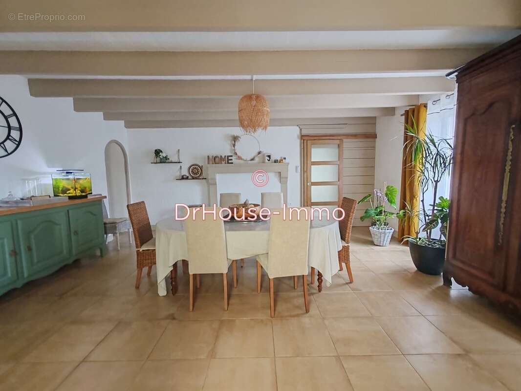 Maison à SAINTE-GEMME-LA-PLAINE