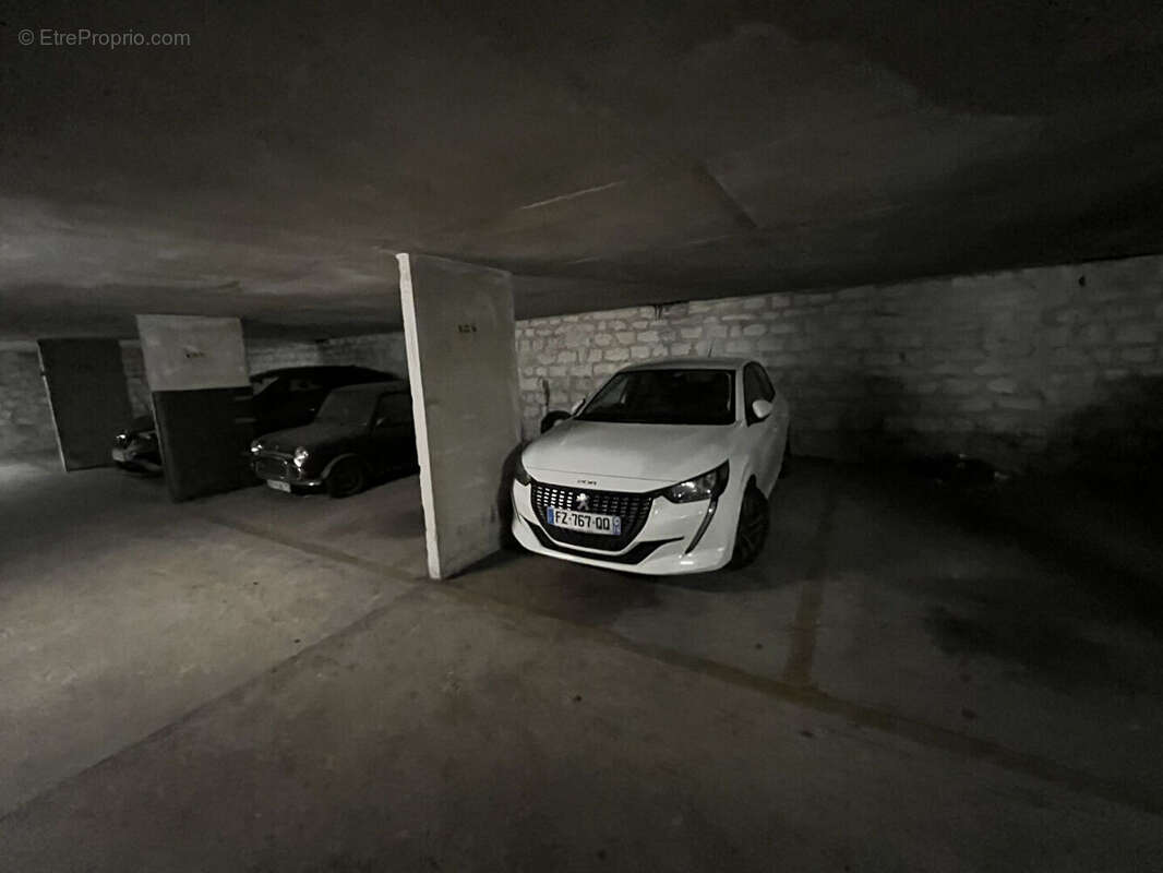 Parking à MONTROUGE