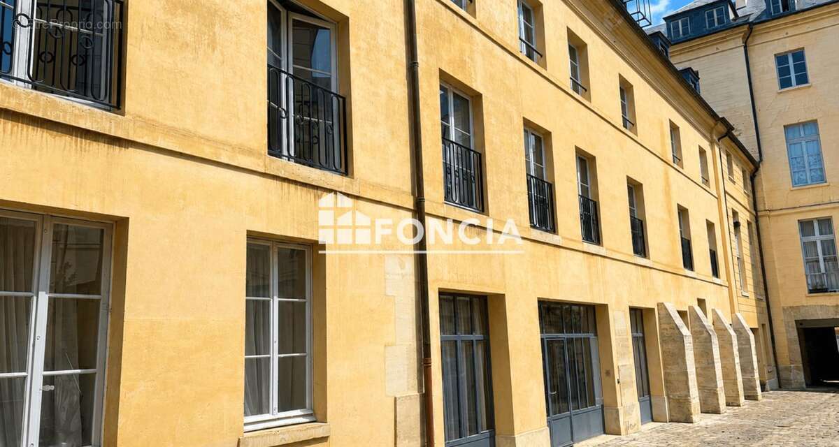 Appartement à VERSAILLES