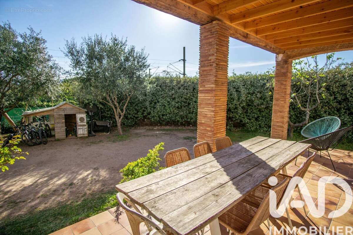 Photo 9 - Appartement à PUGET-SUR-ARGENS