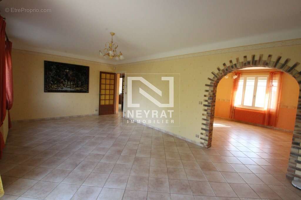 Maison à PIERRE-DE-BRESSE