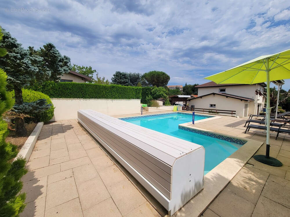 Maison rénovée avec piscine et appartement indépendant - photo 2
