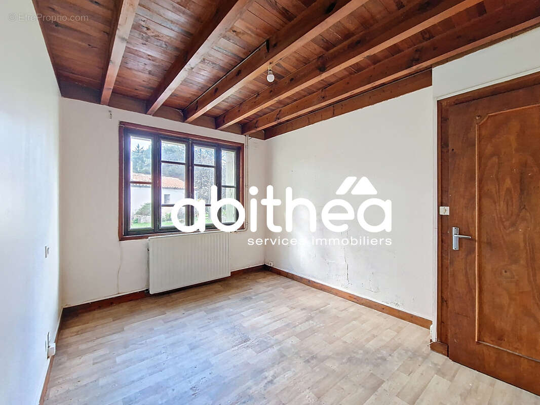 Maison à SAINT-SIMON-DE-PELLOUAILLE