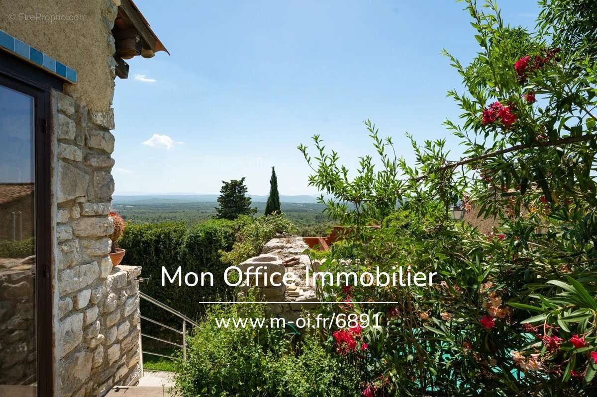 Référence : 6891-SJO - Maison provençale en pierre au coeur du village de St-Julien (83560): 4 chambres - véranda- piscine- cave - photo 10