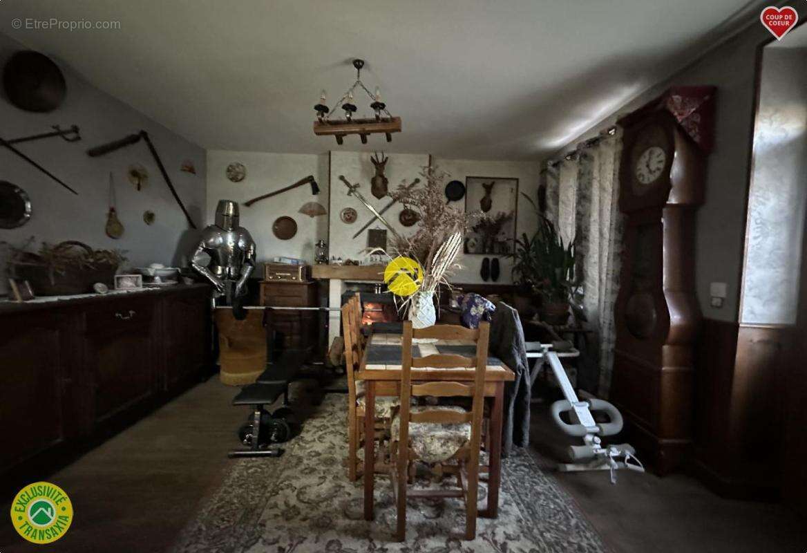 Maison à LA GUERCHE-SUR-L'AUBOIS