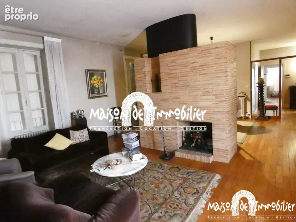 A vendre à COGNAC - Immeuble locatif à réhabiliter - 680m2 - photo 8