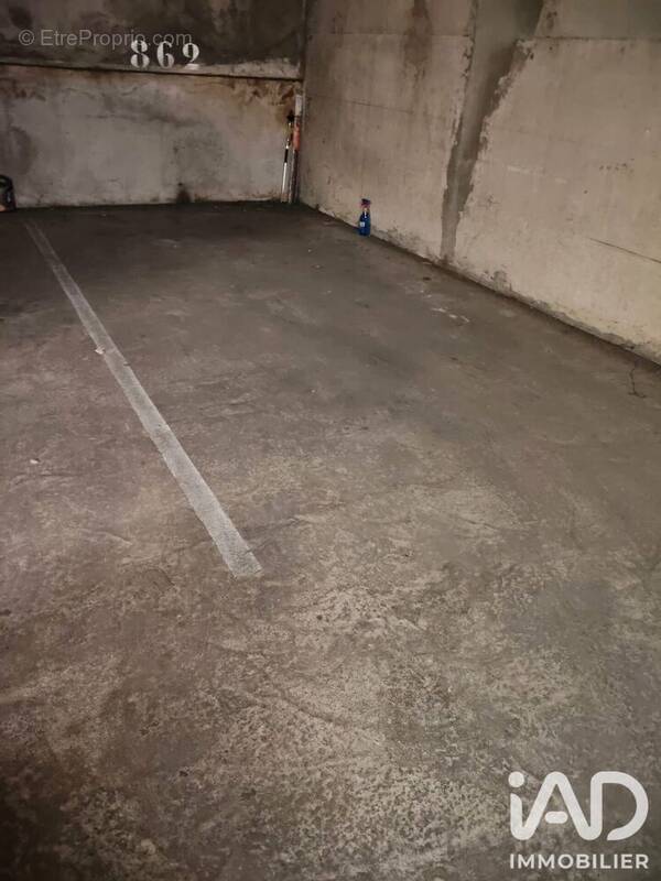 Photo 1 - Parking à MARSEILLE-13E