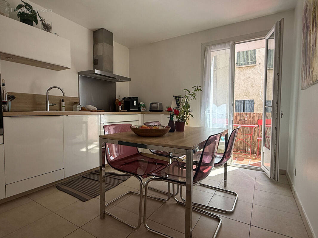 Maison à LA ROQUE-D'ANTHERON