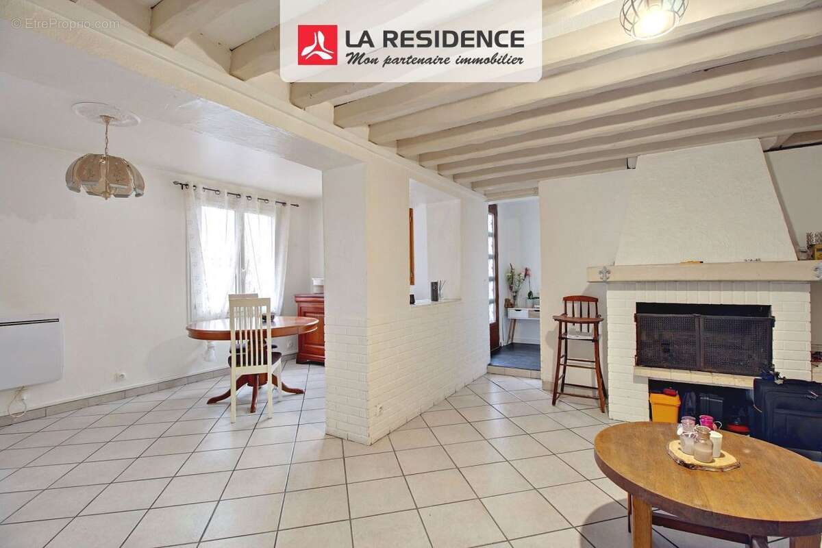 Maison à SAINT-ETIENNE-DU-ROUVRAY