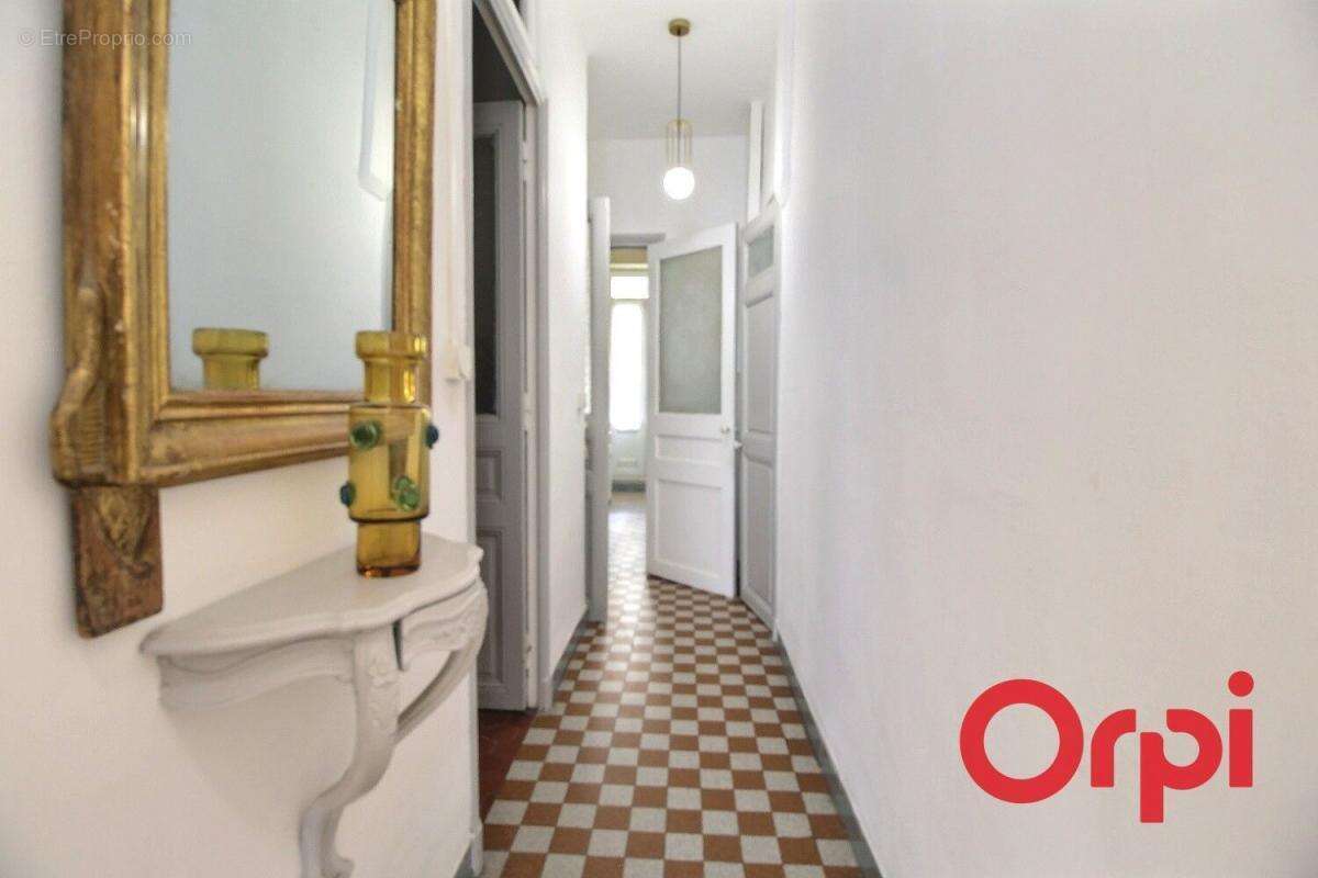 Appartement à MARSEILLE-2E