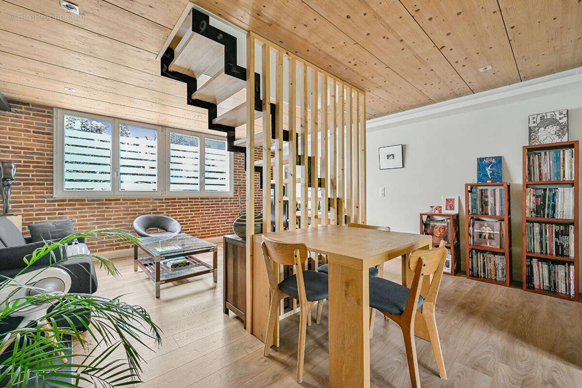 Appartement à PARIS-14E