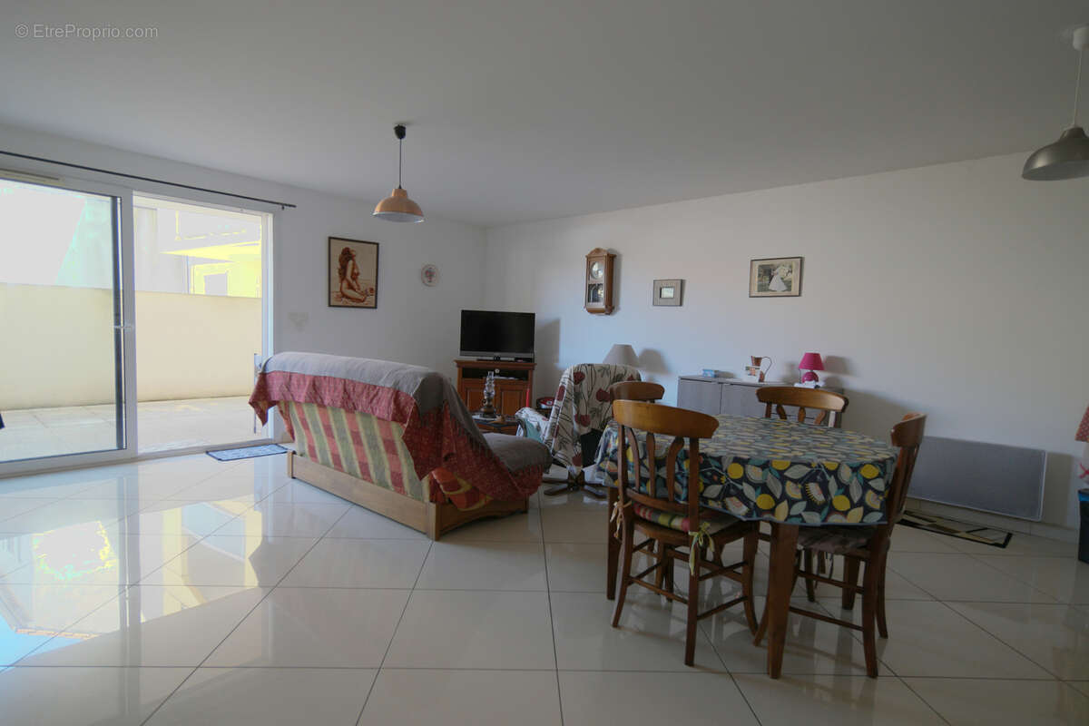 Appartement à LEZIGNAN-CORBIERES