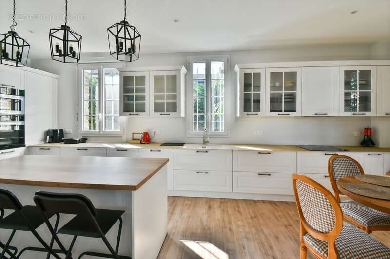 Maison bourgeoise en pierre de meulière 9 pièces - 6 chambres - Appartement indépendant - Savigny sur Orge (91) - photo 8