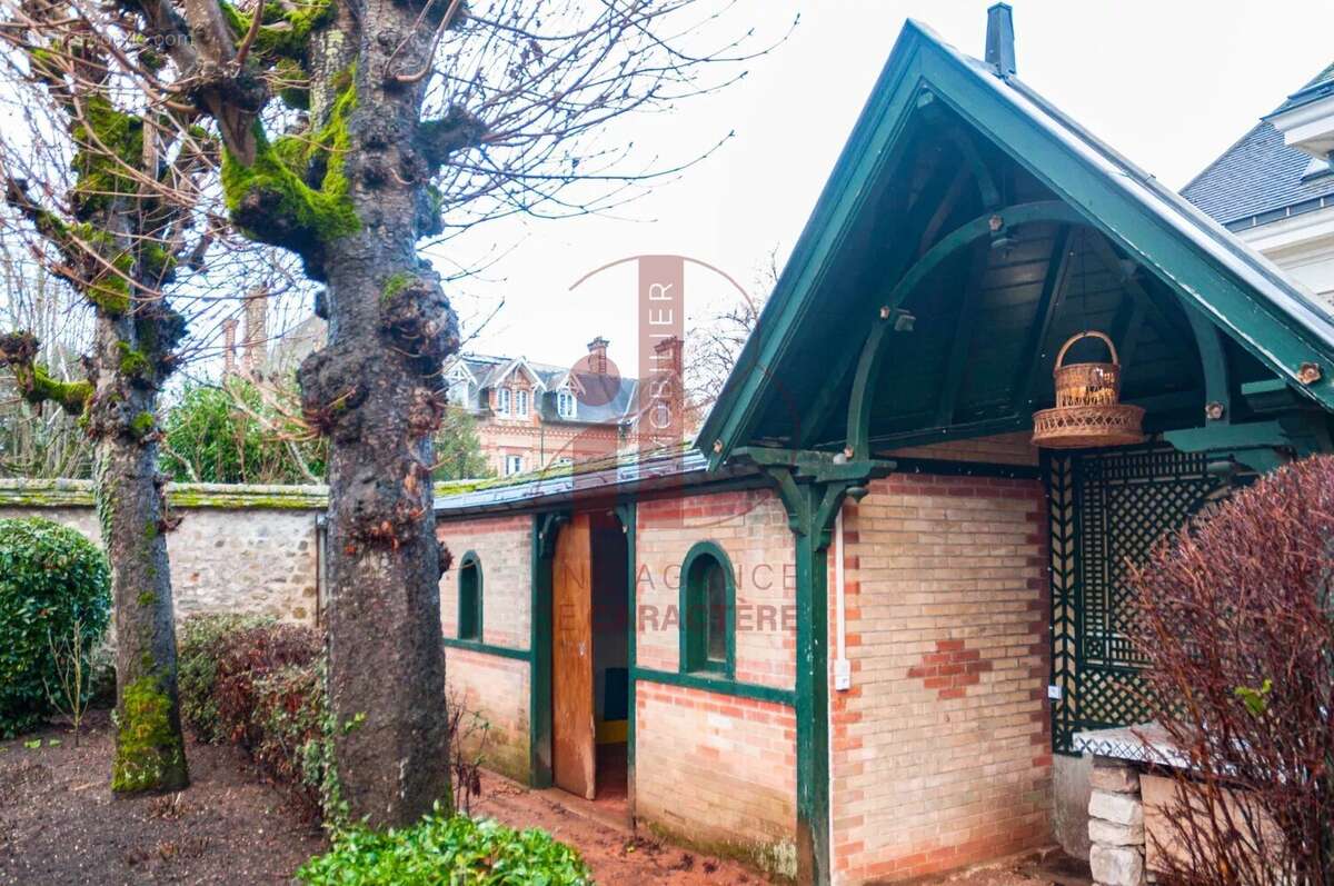 Maison à FONTAINEBLEAU
