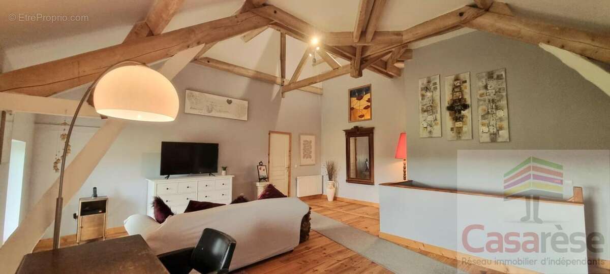 Maison à CASTELNAU-MONTRATIER