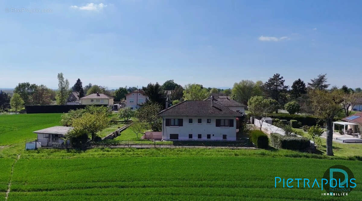 Maison à MEZERIAT