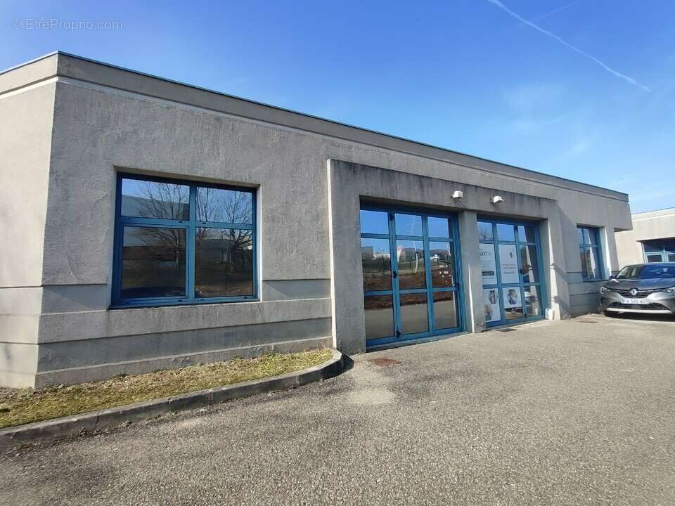 Autre à SAINT-QUENTIN-FALLAVIER