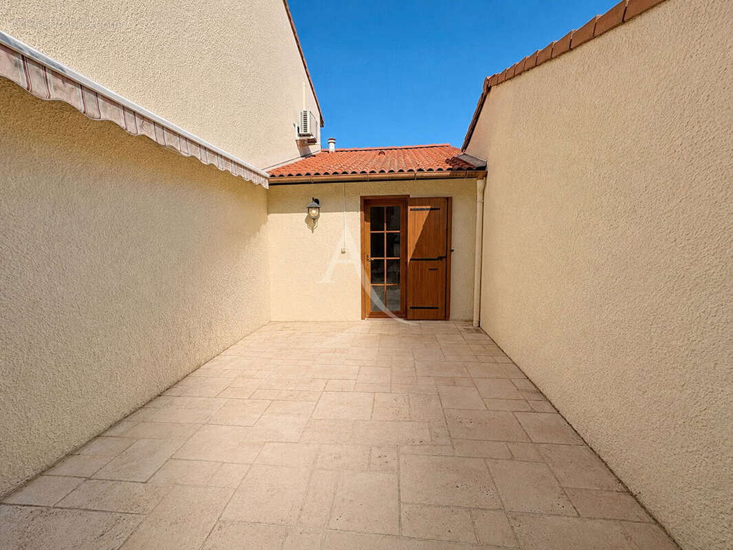 Maison familiale de 110 m² avec 4 chambres et beau terrain de 445 m² - photo 6
