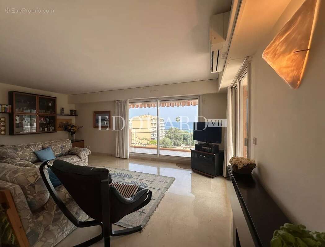 Appartement à ROQUEBRUNE-CAP-MARTIN