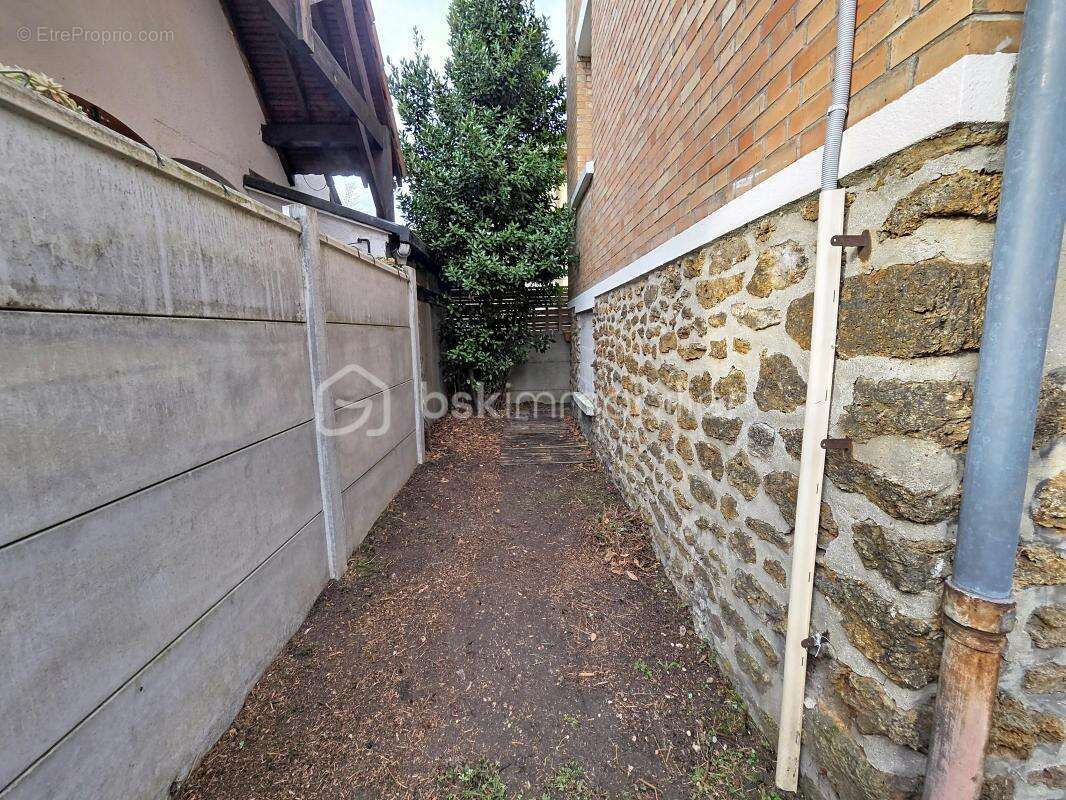 Maison à LES PAVILLONS-SOUS-BOIS