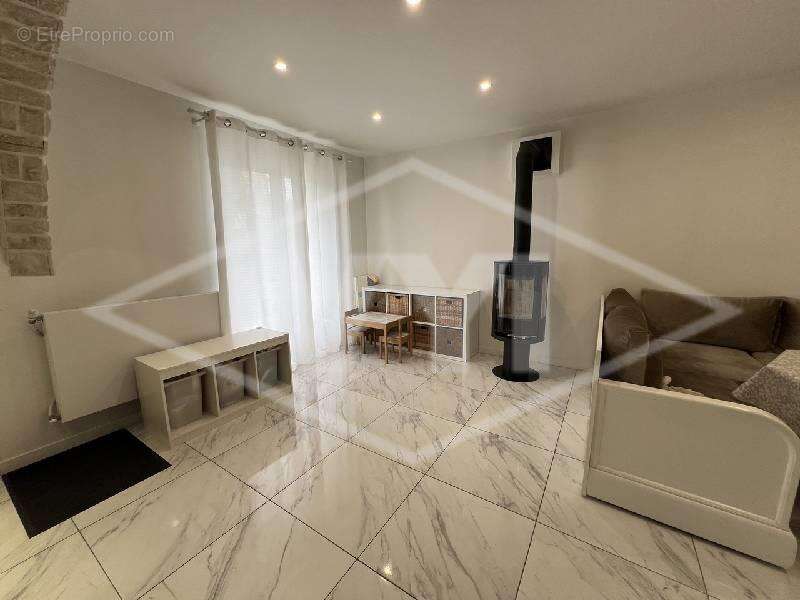 Maison à COMBS-LA-VILLE