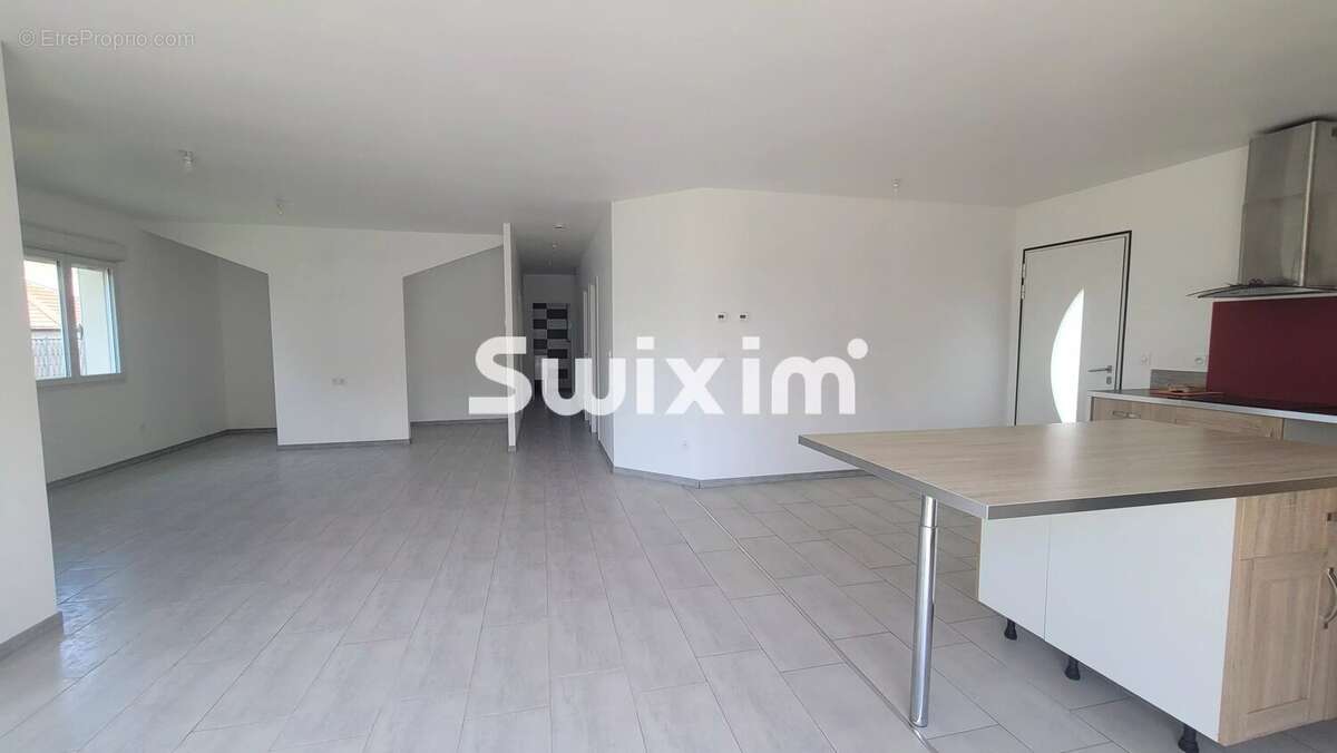 Maison 117 m² à Lons-Le-Saunier  - photo 3