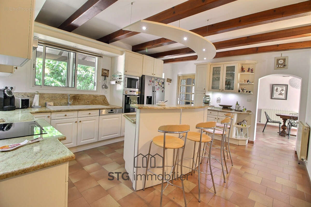 Vente Très Belle Villa 270m2 Afa - photo 5