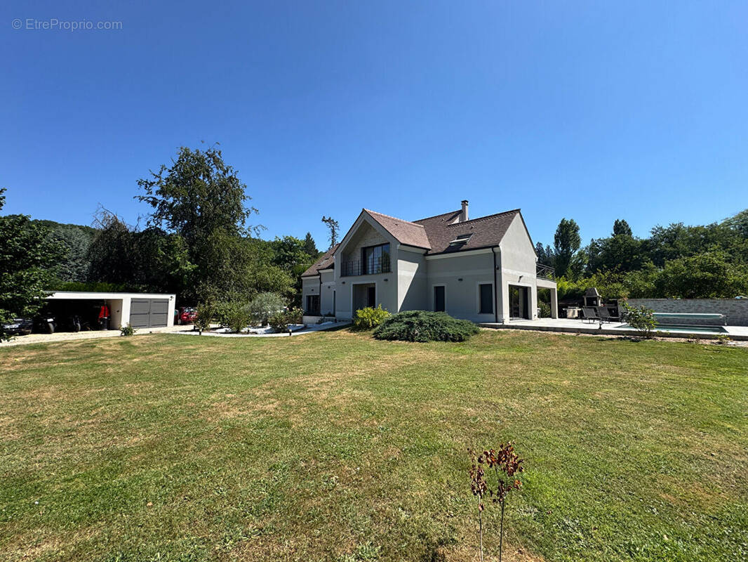 Maison à SAINT-REMY-L'HONORE