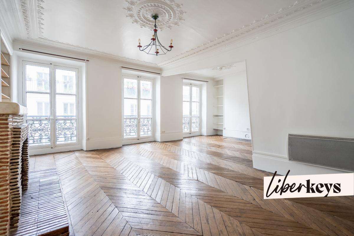 Appartement à PARIS-3E