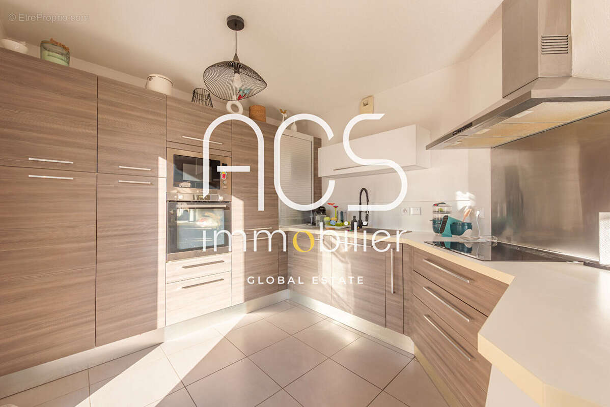 Maison à CHATEAUNEUF-LES-MARTIGUES