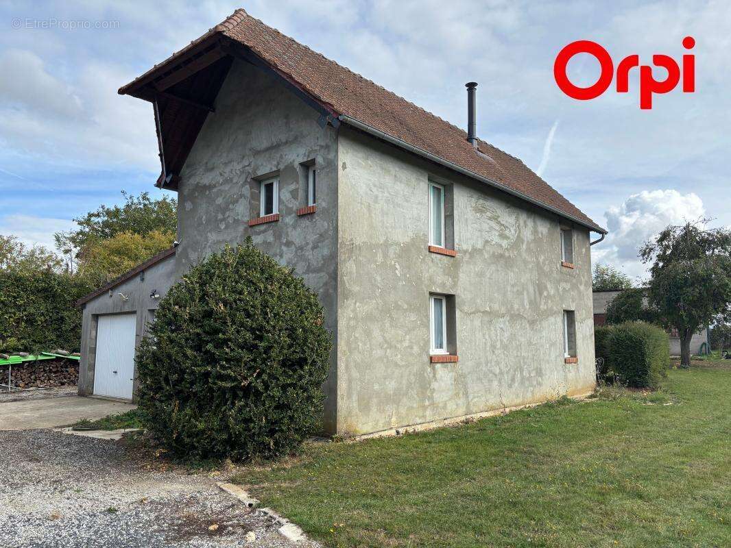 Maison à MONTREUIL-L&#039;ARGILLE