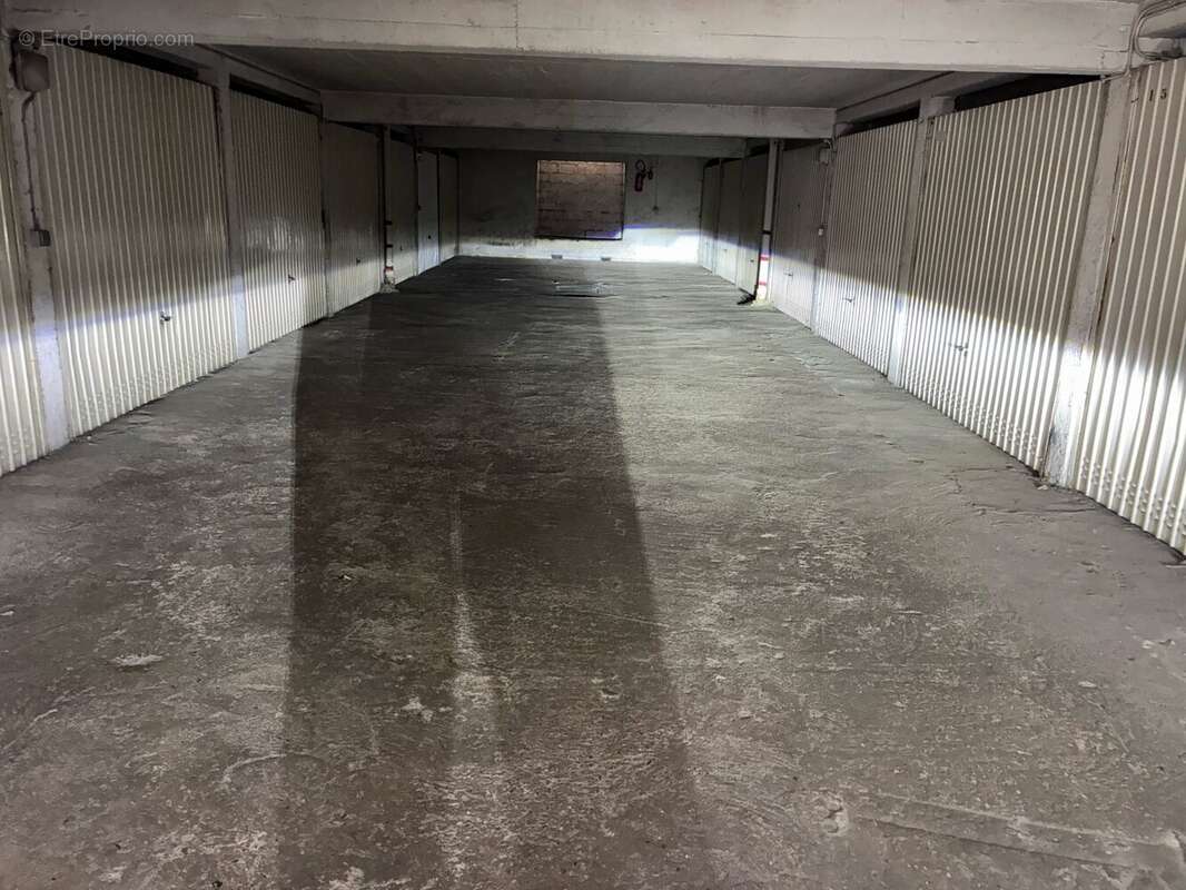 Parking 13 m² à Levallois-Perret  - photo 3