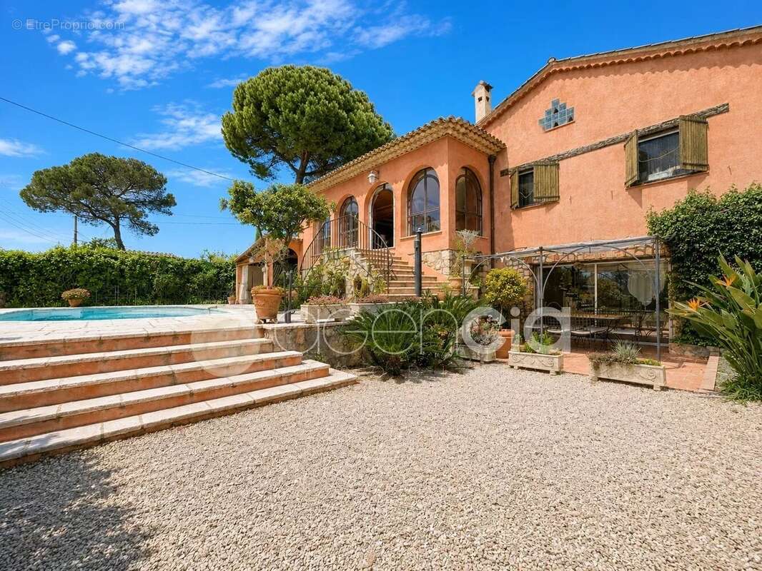 Maison à MOUGINS