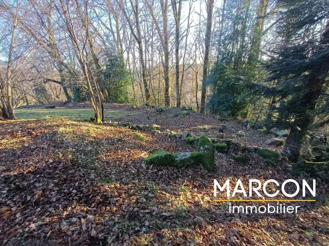 Maison à LE DONZEIL