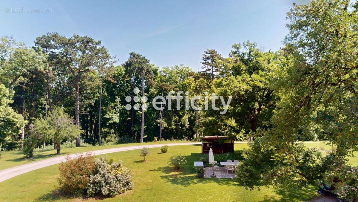 Appartement à FONTAINES-SUR-SAONE