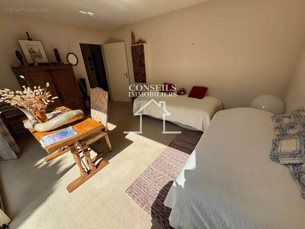 Maison à SAINT-JULIEN-DU-SAULT