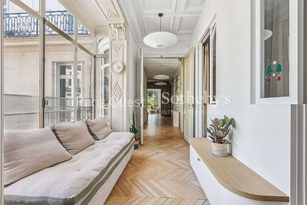 Appartement à PARIS-17E