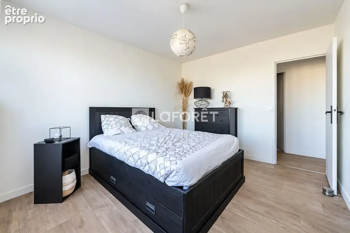 Appartement T4 - cave - garage fermé - DOUAI - photo 4