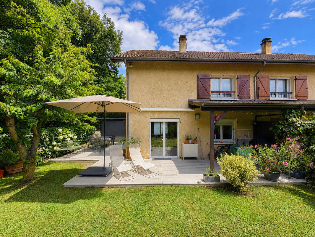 Maison à VILLE-LA-GRAND
