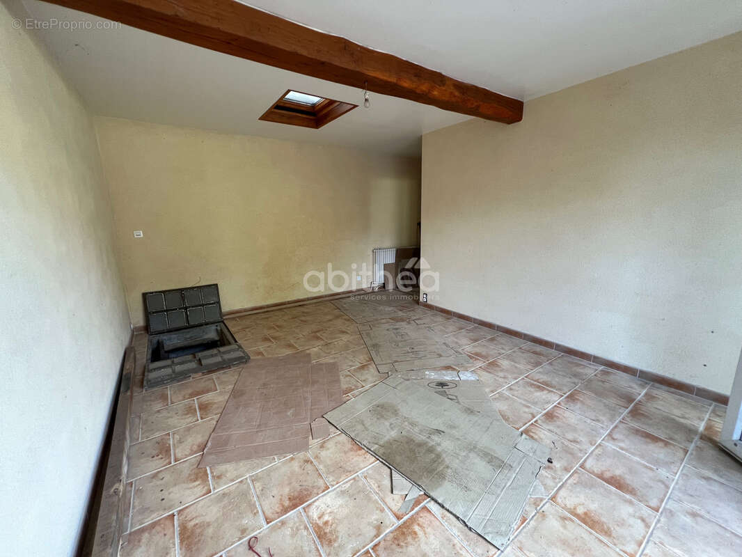 Maison à ORADOUR-SUR-VAYRES