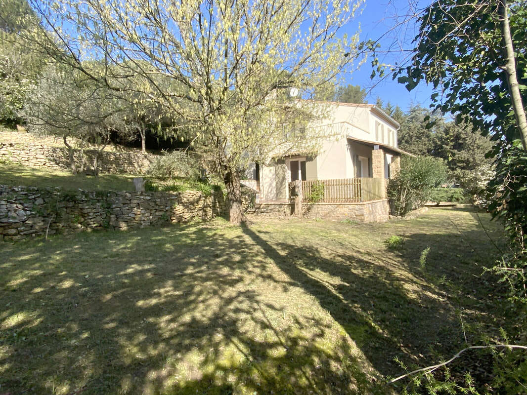 Charmante villa avec vue et terrain arboré. - photo 4