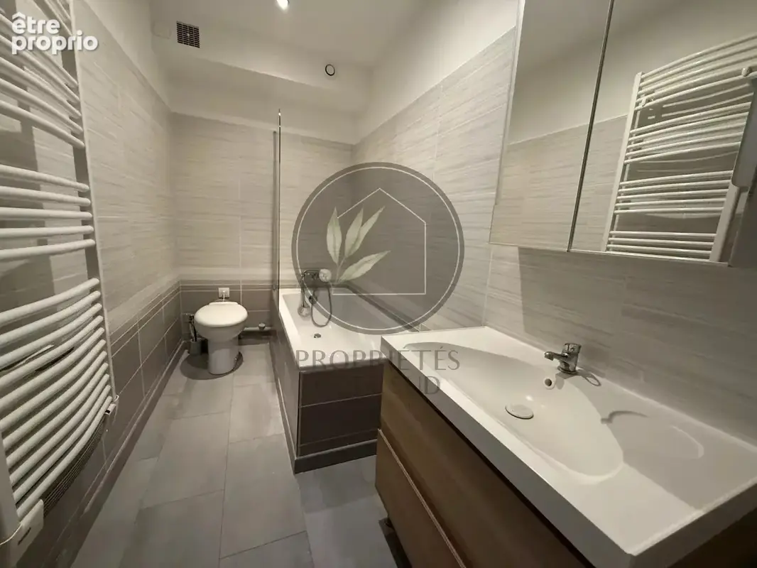 Appartement 127 m2  Coeur de Laudun - photo 8