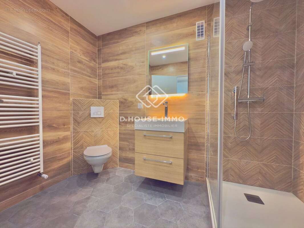 Appartement à PARIS-8E