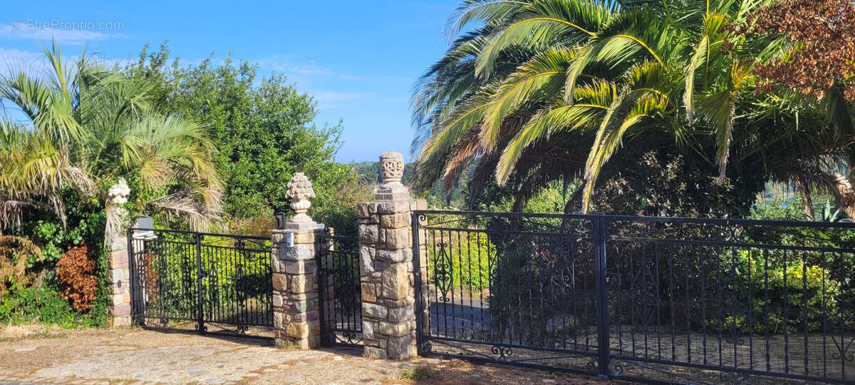 Maison à LEZARDRIEUX